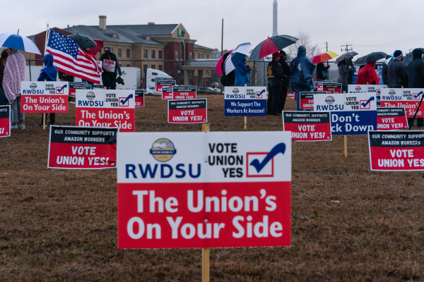 daily-crunch:-amazon-makes-pr-push-ahead-of-union-vote