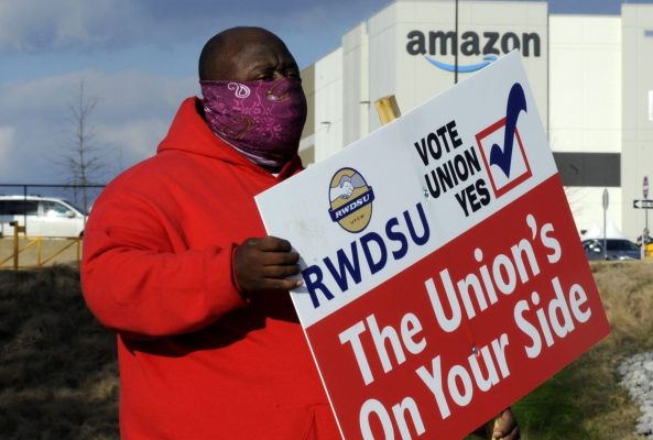 amazon-goes-on-the-offensive-ahead-of-next-week’s-union-vote-counting