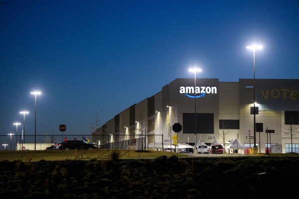 Amazon addresses pee bottle denial tweet