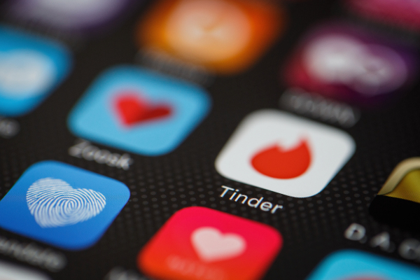 white-house-teams-up-with-dating-apps-to-give-vaccinated-users-free-perks