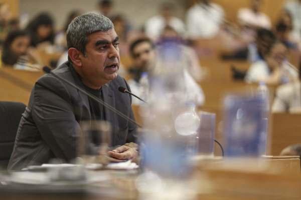 SoftBank Vision Fund 2 leads $140M funding in Vishal Sikka’s Vianai