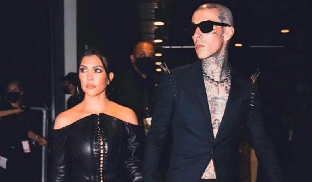 KUWTK: Kourtney & Travis Pack On The PDA On Fun Disneyland Date